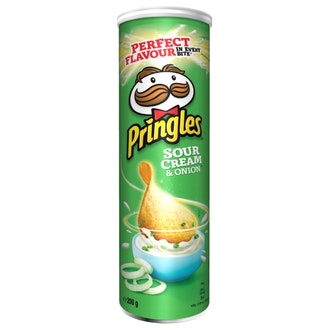 PRINGLES Sourcream&Onion 200g kalorit ja ravintosisältö