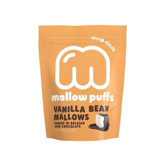Mallow Puffs Vegaaninen tummasuklaapäällysteinen vaniljavaahtokarkki 100g kalorit ja ravintosisältö - 412 kcal